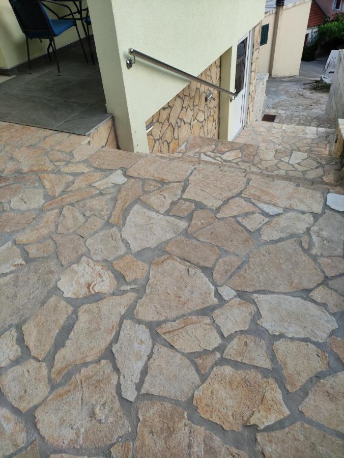 Mira 2 Apartment Zagvozd Bagian luar foto